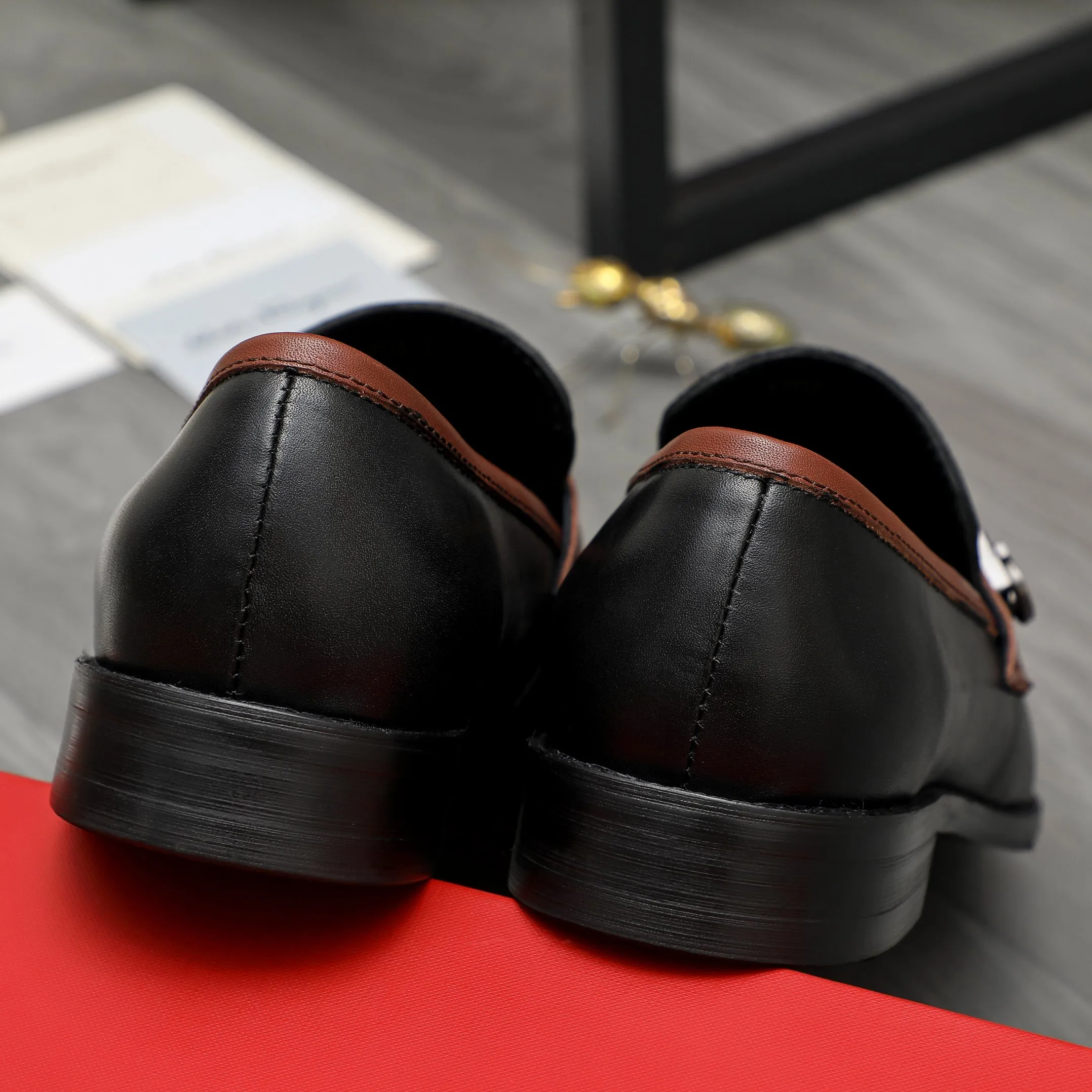 Men's men's shoes💰460 Product trademark: Ferragamo "Ferragamo" business slip-on leather shoes Regular size: 39-44 Product materials: Selected high-quality cowhide upper, cowhide lining, original outsole